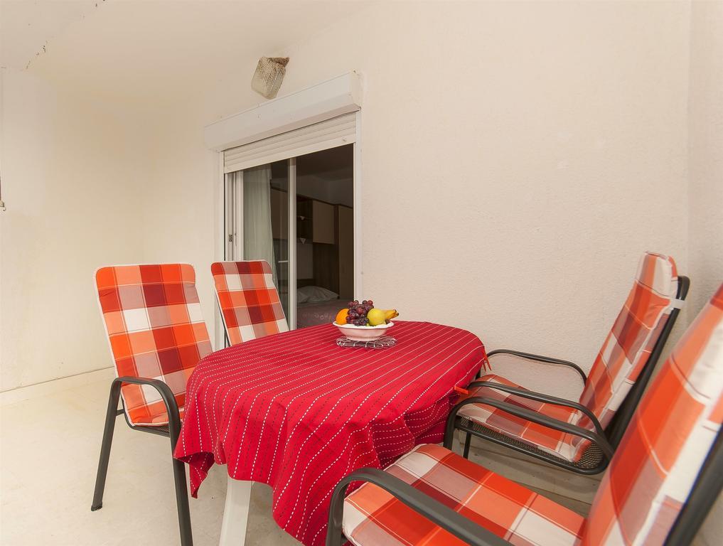 Apartments Luca 로고즈니차 외부 사진