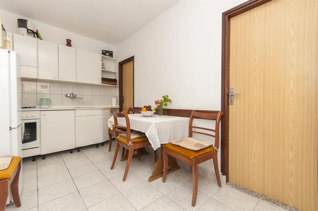 Apartments Luca 로고즈니차 외부 사진
