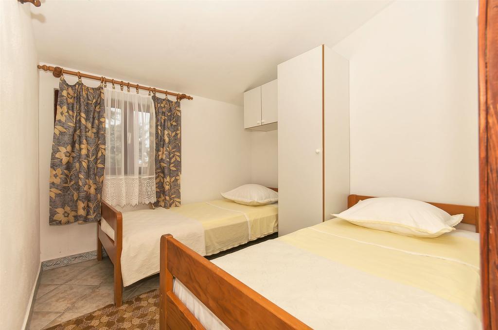 Apartments Luca 로고즈니차 외부 사진