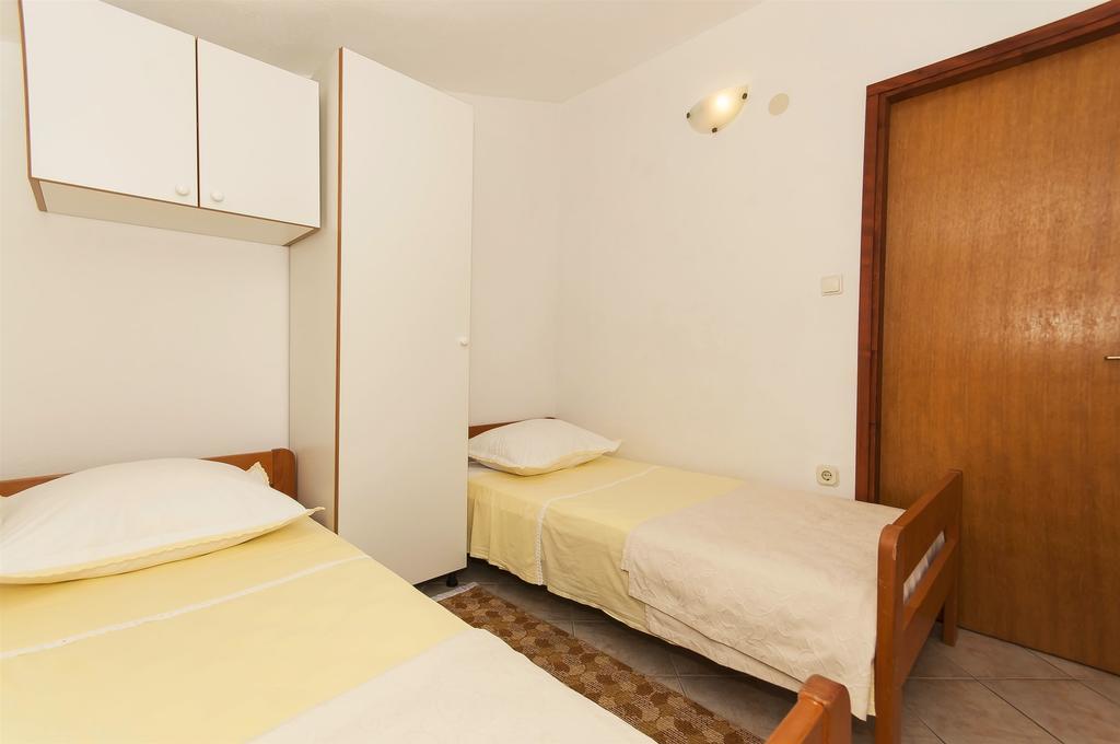 Apartments Luca 로고즈니차 외부 사진