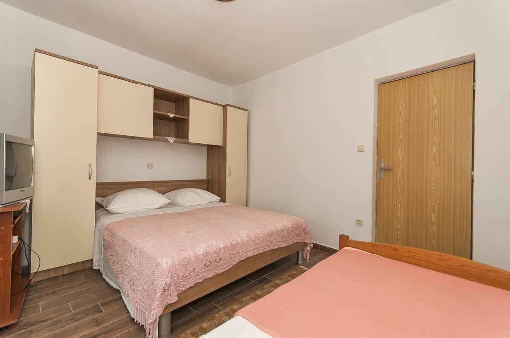 Apartments Luca 로고즈니차 외부 사진