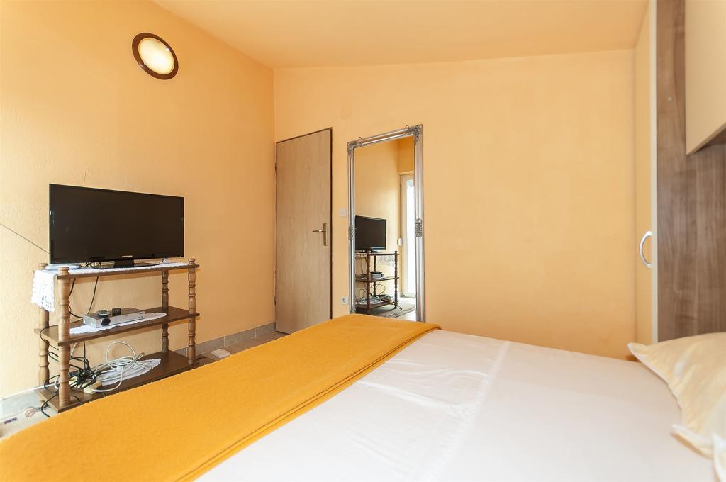 Apartments Luca 로고즈니차 외부 사진